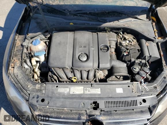 ✅ 2014 Volkswagen Passat S • VIN: 1VWAP7A35EC003609 • Лот: 85783295. Опубликован ранее на Copart с пробегом 149 648 миль. Бесплатный доступ к архиву аукционных продаж из США и подробный отчёт об истории автомобиля на DreamBid. Изображение 11.