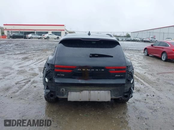 ✅ 2022 Genesis GV70 Sport • VIN: KMUMCDTC0NU018758 • Lot: 41735229. Listed on IAAI with 42,717 mi. Free auction sales archive from the USA and detailed vehicle history report at DreamBid. Image 17.