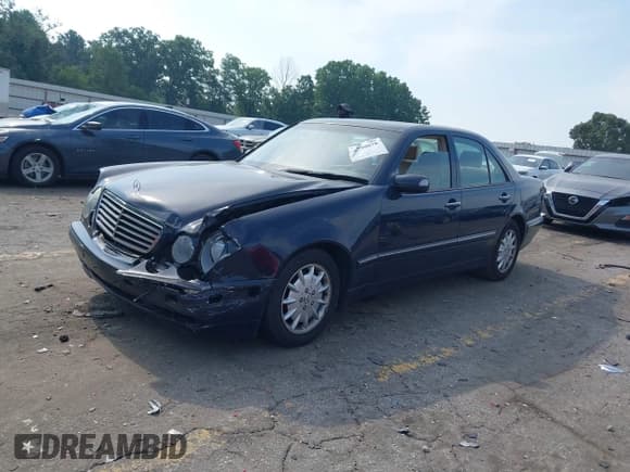 ✅ 2001 Mercedes-Benz E 320 • VIN: WDBJF65J01B241472 • Лот: 42590678. Опубликован ранее на IAAI с пробегом 199 887 миль. Бесплатный доступ к архиву аукционных продаж из США и подробный отчёт об истории автомобиля на DreamBid. Изображение 17.