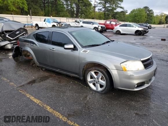 ✅ 2013 Dodge Avenger SXT • VIN: 1C3CDZCB8DN618456 • Lot: 48016854. Wystawiony na Copart z przebiegiem 208 468 mil. Bezpłatny archiwum sprzedaży aukcyjnych z USA i szczegółowy raport historii pojazdu na DreamBid. Zdjęcie 4.