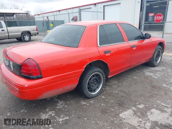 ✅ 2007 Ford Police Interceptor • VIN: 2FAFP71W67X162041 • Lot: 41868999. Listed on IAAI with 170,000 mi. Free auction sales archive from the USA and detailed vehicle history report at DreamBid. Image 4.