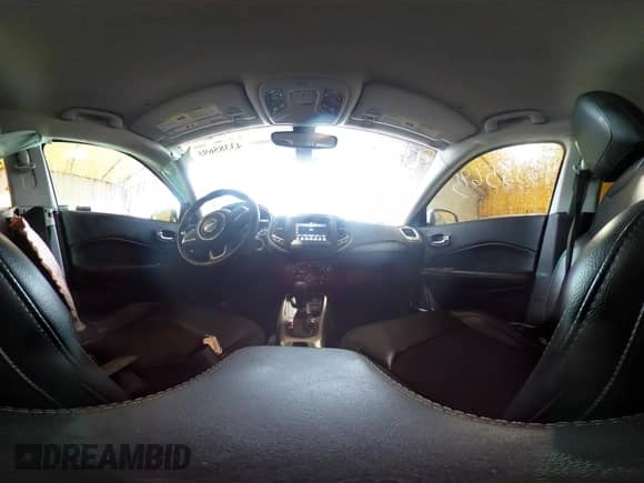 2019 Jeep Compass Latitude с VIN 3C4NJDBB5KT806950, выставлен на аукционе IAAI как лот 43385695 с пробегом 60 608 миль миль и . История ставок и продаж доступна на DreamBid. Изображение 18.