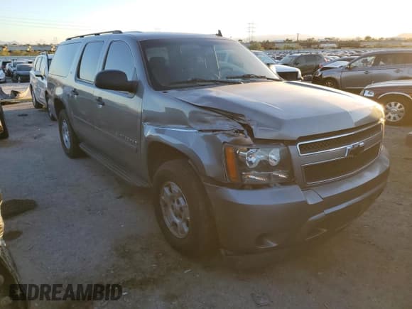 ✅ 2009 Chevrolet Suburban LS • VIN: 1GNFC16089R225359 • Lot: 76146434. Listed on Copart with 205,749 mi. Free auction sales archive from the USA and detailed vehicle history report at DreamBid. Image 4.