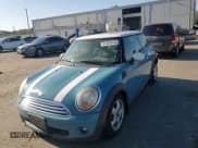 ✅ 2008 MINI Hardtop • VIN: WMWMF335X8TT62496 • Лот: 52482015. Опубликован ранее на Copart с пробегом 188 965 миль. Бесплатный доступ к архиву аукционных продаж из США и подробный отчёт об истории автомобиля на DreamBid. Изображение 11.