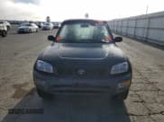 ✅ 1998 Toyota RAV4 • VIN: JT3GP10V7W0033957 • Лот: 70335794. Опубликован ранее на Copart с пробегом Не указан. Бесплатный доступ к архиву аукционных продаж из США и подробный отчёт об истории автомобиля на DreamBid. Изображение 5.