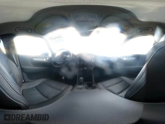 ✅ 2025 Volvo XC40 Core Bright Theme • VIN: YV4L12UJ4S2608309 • Lot: 43636427. Listed on IAAI with 13,050 mi. Free auction sales archive from the USA and detailed vehicle history report at DreamBid. Image 19.