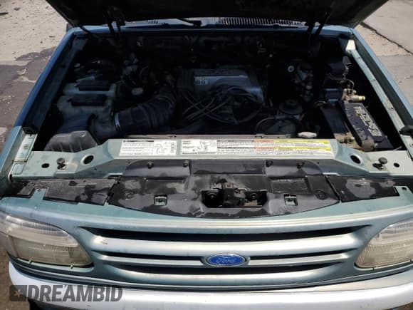 ✅ 1997 Ford Explorer XLT • VIN: 1FMDU32P5VZB36074 • Lot: 57289935. Listed on Copart with 185,654 mi. Free auction sales archive from the USA and detailed vehicle history report at DreamBid. Image 12.