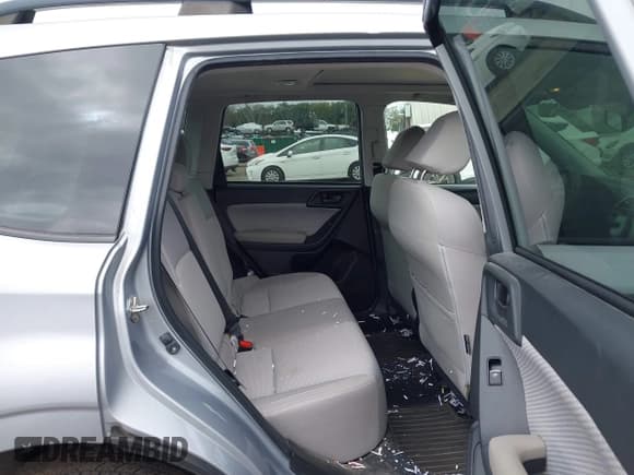 ✅ 2017 Subaru Forester Premium • VIN: JF2SJAGC8HH462929 • Lot: 43258982. Wystawiony na IAAI z przebiegiem 63 027 mil. Bezpłatny archiwum sprzedaży aukcyjnych z USA i szczegółowy raport historii pojazdu na DreamBid. Zdjęcie 8.