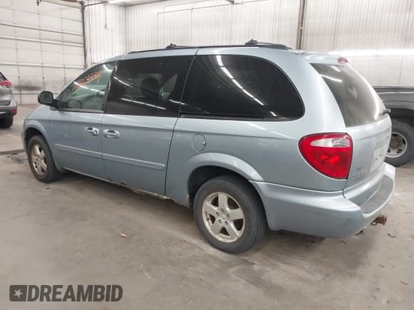 ✅ 2005 Dodge Caravan SXT • VIN: 2D4GP44L65R581395 • Lot: 43633314. Wystawiony na IAAI z przebiegiem 184 671 mil. Bezpłatny archiwum sprzedaży aukcyjnych z USA i szczegółowy raport historii pojazdu na DreamBid. Zdjęcie 3.