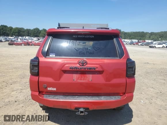✅ 2017 Toyota 4Runner TRD Off Road Premium • VIN: JTEBU5JR9H5430143 • Lot: 80208125. Listed on Copart with 123,124 mi. Free auction sales archive from the USA and detailed vehicle history report at DreamBid. Image 6.