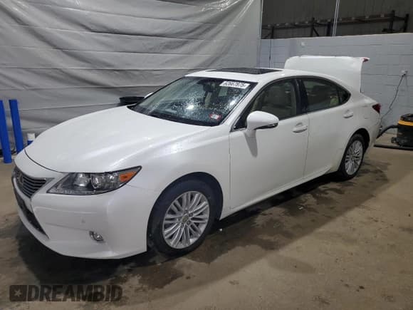 ✅ 2014 Lexus ES 330 • VIN: JTHBK1GG9E2091078 • Lot: 62667875. Listed on Copart with 154,900 mi. Free auction sales archive from the USA and detailed vehicle history report at DreamBid. Image 1.