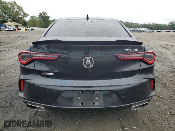 ✅ 2022 Acura TLX w/A-Spec Package • VIN: 19UUB5F5XNA005821 • Lot: 82149335. Wystawiony na Copart z przebiegiem Nie podano. Bezpłatny archiwum sprzedaży aukcyjnych z USA i szczegółowy raport historii pojazdu na DreamBid. Zdjęcie 6.