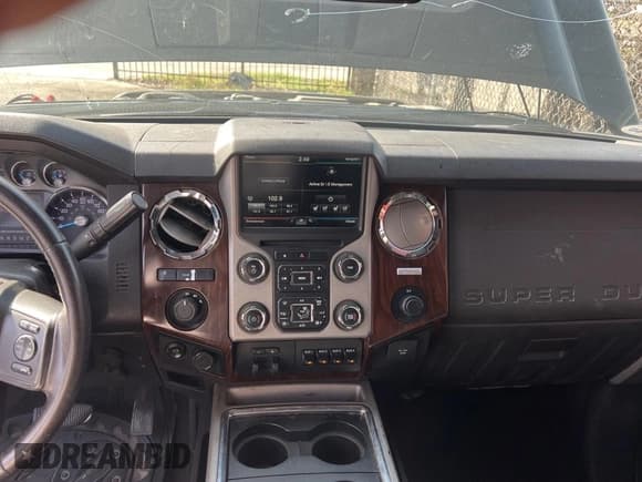 ✅ 2015 Ford F-350 Lariat • VIN: 1FT8W3DT6FED26792 • Lot: 45567485. Listed on Copart with 292,278 mi. Free auction sales archive from the USA and detailed vehicle history report at DreamBid. Image 9.