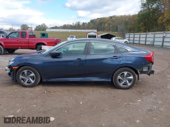 ✅ 2020 Honda Civic LX • VIN: 2HGFC2F65LH599682 • Лот: 43579139. Опубликован ранее на IAAI с пробегом 55 581 миль. Бесплатный доступ к архиву аукционных продаж из США и подробный отчёт об истории автомобиля на DreamBid. Изображение 14.