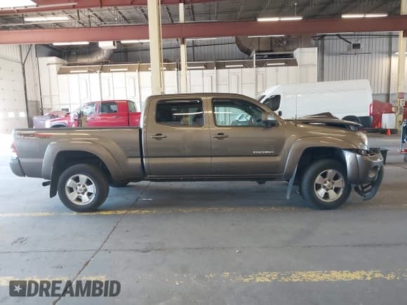 ✅ 2011 Toyota Tacoma • VIN: 3TMMU4FN7BM024487 • Лот: 42897193. Опубликован ранее на IAAI с пробегом 211 335 миль. Бесплатный доступ к архиву аукционных продаж из США и подробный отчёт об истории автомобиля на DreamBid. Изображение 13.