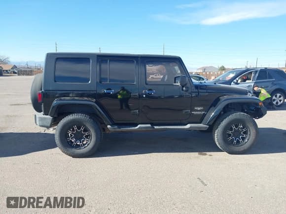 ✅ 2010 Jeep Wrangler Unlimited Sahara • VIN: 1J4BA5H12AL141419 • Лот: 43719898. Опубликован ранее на IAAI с пробегом 159 432 миль. Бесплатный доступ к архиву аукционных продаж из США и подробный отчёт об истории автомобиля на DreamBid. Изображение 13.