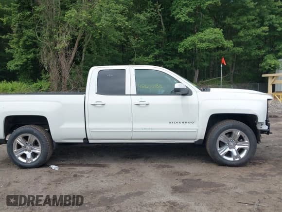 ✅ 2019 Chevrolet Silverado 1500 LT • VIN: 2GCVKPEC3K1103917 • Lot: 42600188. Wystawiony na IAAI z przebiegiem 100 618 mil. Bezpłatny archiwum sprzedaży aukcyjnych z USA i szczegółowy raport historii pojazdu na DreamBid. Zdjęcie 13.