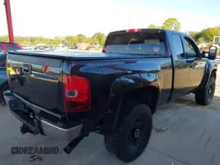 2011 Chevrolet Silverado 2500HD LT с VIN 1GC2KXCG5BZ408514, выставлен на аукционе IAAI как лот 43487102 с пробегом Не указан миль и . История ставок и продаж доступна на DreamBid. Изображение 4.