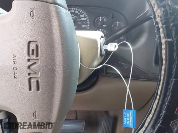 ✅ 2004 GMC Yukon XL • VIN: 1GKFK66U44J133981 • Lot: 43192475. Listed on IAAI with 298,700 mi. Free auction sales archive from the USA and detailed vehicle history report at DreamBid. Image 11.