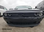 ✅ 2018 Dodge Challenger SXT Plus • VIN: 2C3CDZAG0JH202209 • Lot: 41010894. Wystawiony na Copart z przebiegiem 74 392 mil. Bezpłatny archiwum sprzedaży aukcyjnych z USA i szczegółowy raport historii pojazdu na DreamBid. Zdjęcie 5.