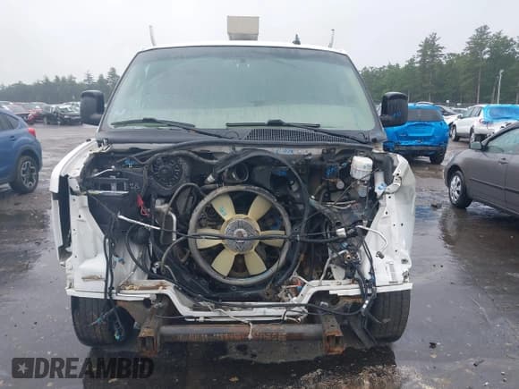 ✅ 2019 Chevrolet Express Cargo • VIN: 1GCWGBFP9K1193039 • Лот: 42482812. Опубликован ранее на IAAI с пробегом 152 787 миль. Бесплатный доступ к архиву аукционных продаж из США и подробный отчёт об истории автомобиля на DreamBid. Изображение 6.