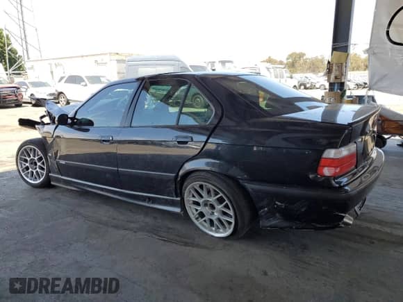 1998 BMW 3 Series M3s z VIN WBSCD9328WEE09518, wystawiony jako Copart lot #62601595 z przebiegiem 154 682 mil mil oraz Szkoda całkowita • Salvage title. Historia ofert i sprzedaży dostępna na DreamBid. Obrazek 2.