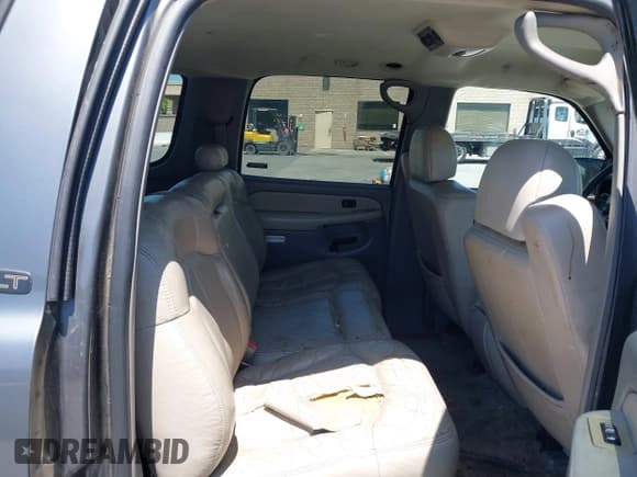 ✅ 2000 Chevrolet Suburban LS • VIN: 3GNFK16T3YG150971 • Лот: 42333901. Опубликован ранее на IAAI с пробегом 221 712 миль. Бесплатный доступ к архиву аукционных продаж из США и подробный отчёт об истории автомобиля на DreamBid. Изображение 8.