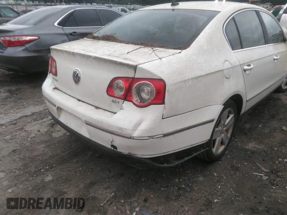 ✅ 2009 Volkswagen Passat Komfort • VIN: WVWJK73C39P035391 • Lot: 42439461. Listed on IAAI with 139,584 mi. Free auction sales archive from the USA and detailed vehicle history report at DreamBid. Image 6.