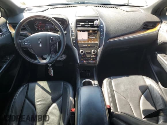 ✅ 2019 Lincoln MKC Reserve • VIN: 5LMCJ3C90KUL52134 • Lot: 85869485. Wystawiony na Copart z przebiegiem 73 382 mil. Bezpłatny archiwum sprzedaży aukcyjnych z USA i szczegółowy raport historii pojazdu na DreamBid. Zdjęcie 8.