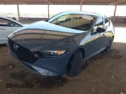 ✅ 2024 Mazda 3 S Carbon Edition • VIN: JM1BPBLM8R1650524 • Lot: 42477028. Wystawiony na IAAI z przebiegiem 41 303 mil. Bezpłatny archiwum sprzedaży aukcyjnych z USA i szczegółowy raport historii pojazdu na DreamBid. Zdjęcie 2.