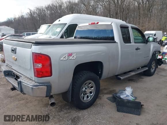 ✅ 2013 Chevrolet Silverado 1500 LS • VIN: 1GCRKREAXDZ114841 • Лот: 41332054. Опубликован ранее на IAAI с пробегом 179 390 миль. Бесплатный доступ к архиву аукционных продаж из США и подробный отчёт об истории автомобиля на DreamBid. Изображение 4.