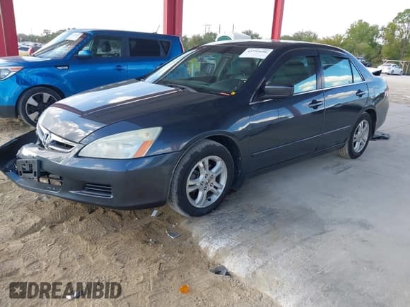✅ 2006 Honda Accord EX-L • VIN: 1HGCM56876A061183 • Lot: 43793606. Listed on IAAI with 93,117 mi. Free auction sales archive from the USA and detailed vehicle history report at DreamBid. Image 2.