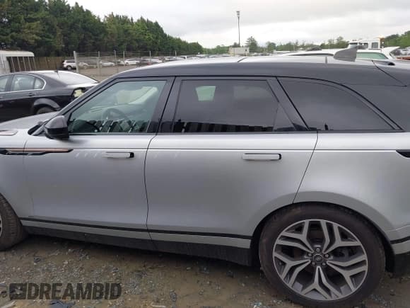 ✅ 2018 Land Rover Range Rover Velar R-Dynamic HSE • VIN: SALYM2RV0JA742422 • Lot: 42168647. Listed on IAAI with 65,298 mi. Free auction sales archive from the USA and detailed vehicle history report at DreamBid. Image 14.