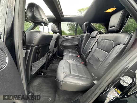 ✅ 2019 Mercedes-Benz GLE 43 AMG • VIN: 4JGDA6EB0KB186296 • Lot: 60568975. Listed on Copart with 124,043 mi. Free auction sales archive from the USA and detailed vehicle history report at DreamBid. Image 15.
