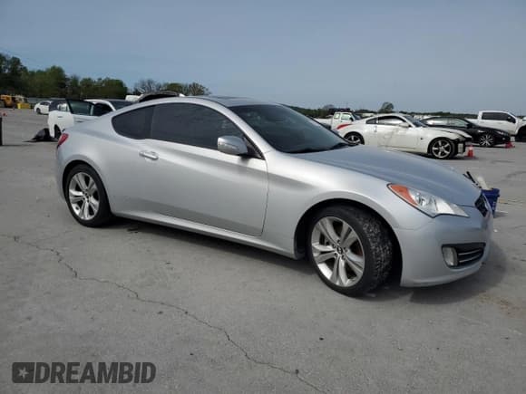 ✅ 2011 Hyundai Genesis Coupe Grand Touring • VIN: KMHHU6KH0BU045993 • Lot: 53572805. Wystawiony na Copart z przebiegiem 61 244 mil. Bezpłatny archiwum sprzedaży aukcyjnych z USA i szczegółowy raport historii pojazdu na DreamBid. Zdjęcie 4.
