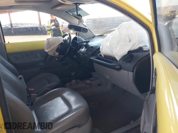 ✅ 1999 Volkswagen Beetle GLS • VIN: 3VWCA21C7XM472490 • Lot: 42347430. Listed on IAAI with 157,911 mi. Free auction sales archive from the USA and detailed vehicle history report at DreamBid. Image 5.