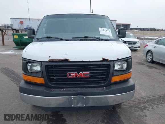 ✅ 2015 GMC Savana Cargo • VIN: 1GTZ7TCG2F1279676 • Lot: 41297824. Wystawiony na IAAI z przebiegiem 328 683 mil. Bezpłatny archiwum sprzedaży aukcyjnych z USA i szczegółowy raport historii pojazdu na DreamBid. Zdjęcie 12.