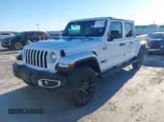 ✅ 2023 Jeep Gladiator Willys • VIN: 1C6HJTAGXPL528674 • Lot: 41376339. Wystawiony na IAAI z przebiegiem 7 102 mil. Bezpłatny archiwum sprzedaży aukcyjnych z USA i szczegółowy raport historii pojazdu na DreamBid. Zdjęcie 2.