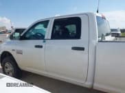 ✅ 2018 Ram 2500 Tradesman • VIN: 3C6UR5HJ6JG378765 • Лот: 43004424. Опубликован ранее на IAAI с пробегом 185 447 миль. Бесплатный доступ к архиву аукционных продаж из США и подробный отчёт об истории автомобиля на DreamBid. Изображение 14.