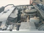 ✅ 2005 Chevrolet Silverado 2500HD LS • VIN: 1GCHK23275F915180 • Lot: 43714299. Wystawiony na IAAI z przebiegiem 135 346 mil. Bezpłatny archiwum sprzedaży aukcyjnych z USA i szczegółowy raport historii pojazdu na DreamBid. Zdjęcie 20.