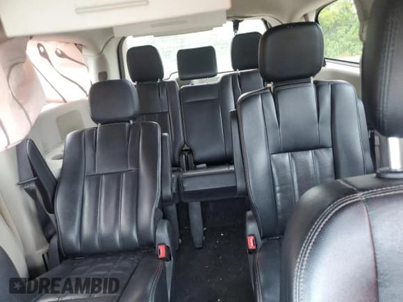 ✅ 2015 Dodge Grand Caravan Crew Plus • VIN: 2C4RDGDG3FR574778 • Lot: 67287425. Wystawiony na Copart z przebiegiem 281 942 mil. Bezpłatny archiwum sprzedaży aukcyjnych z USA i szczegółowy raport historii pojazdu na DreamBid. Zdjęcie 10.