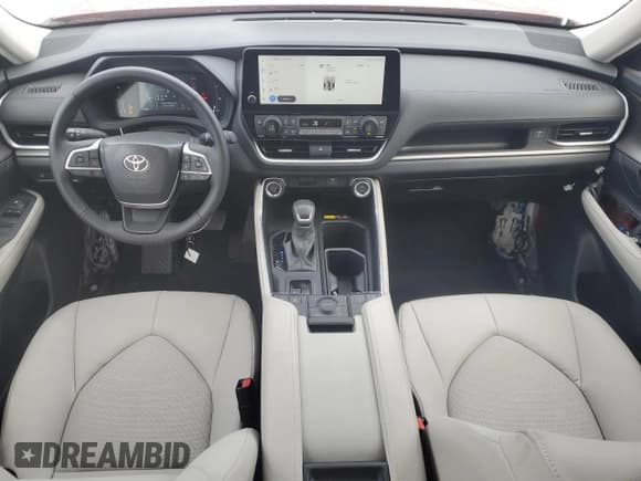 ✅ 2025 Toyota Highlander XLE • VIN: 5TDAAAB50SS084823 • Lot: 84635355. Wystawiony na Copart z przebiegiem 3 459 mil. Bezpłatny archiwum sprzedaży aukcyjnych z USA i szczegółowy raport historii pojazdu na DreamBid. Zdjęcie 8.