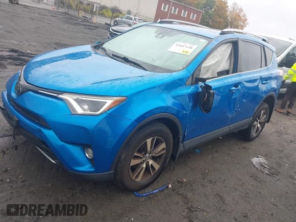 ✅ 2018 Toyota RAV4 XLE • VIN: JTMRFREV3JJ736487 • Лот: 43407148. Опубликован ранее на IAAI с пробегом 58 977 миль. Бесплатный доступ к архиву аукционных продаж из США и подробный отчёт об истории автомобиля на DreamBid. Изображение 2.