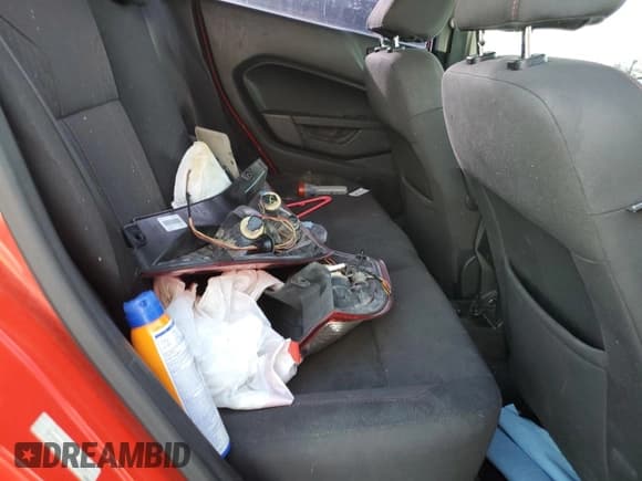 ✅ 2015 Ford Fiesta SE • VIN: 3FADP4EJ7FM205591 • Lot: 92529945. Wystawiony na Copart z przebiegiem 132 714 mil. Bezpłatny archiwum sprzedaży aukcyjnych z USA i szczegółowy raport historii pojazdu na DreamBid. Zdjęcie 10.