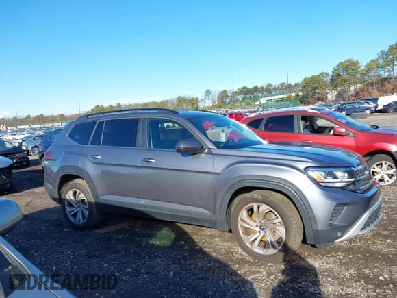 ✅ 2021 Volkswagen Atlas SE • VIN: 1V2WR2CA6MC553626 • Lot: 41188219. Wystawiony na IAAI z przebiegiem 83 000 mil. Bezpłatny archiwum sprzedaży aukcyjnych z USA i szczegółowy raport historii pojazdu na DreamBid. Zdjęcie 13.