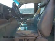 ✅ 2003 Chevrolet Suburban LS • VIN: 3GNEC16T43G343955 • Лот: 51368415. Опубликован ранее на Copart с пробегом 217 420 миль. Бесплатный доступ к архиву аукционных продаж из США и подробный отчёт об истории автомобиля на DreamBid. Изображение 7.