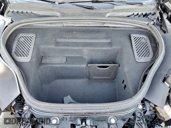 ✅ 2024 Porsche Macan • VIN: WP1AA2XA3RL000819 • Лот: 95869605. Опубликован ранее на Copart с пробегом 17 678 миль. Бесплатный доступ к архиву аукционных продаж из США и подробный отчёт об истории автомобиля на DreamBid. Изображение 12.