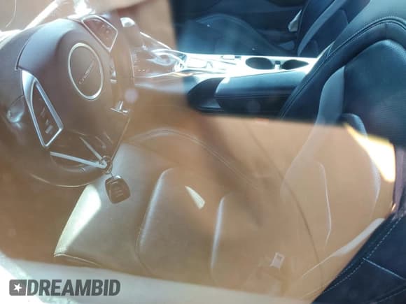 ✅ 2019 Chevrolet Camaro 2LT • VIN: 1G1FD1RS2K0151586 • Lot: 56103695. Wystawiony na Copart z przebiegiem 100 450 mil. Bezpłatny archiwum sprzedaży aukcyjnych z USA i szczegółowy raport historii pojazdu na DreamBid. Zdjęcie 7.