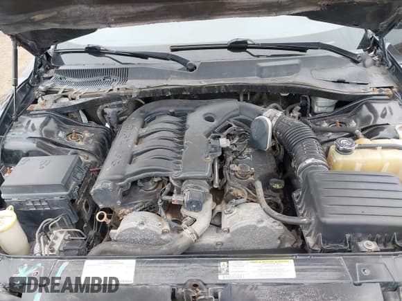 ✅ 2008 Chrysler 300 • VIN: 2C3LA33G68H187213 • Lot: 41571893. Wystawiony na IAAI z przebiegiem 179 237 mil. Bezpłatny archiwum sprzedaży aukcyjnych z USA i szczegółowy raport historii pojazdu na DreamBid. Zdjęcie 10.