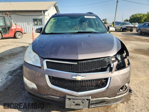 ✅ 2009 Chevrolet Traverse 1LT • VIN: 1GNEV23D79S135826 • Lot: 71452445. Wystawiony na Copart z przebiegiem 217 799 mil. Bezpłatny archiwum sprzedaży aukcyjnych z USA i szczegółowy raport historii pojazdu na DreamBid. Zdjęcie 5.